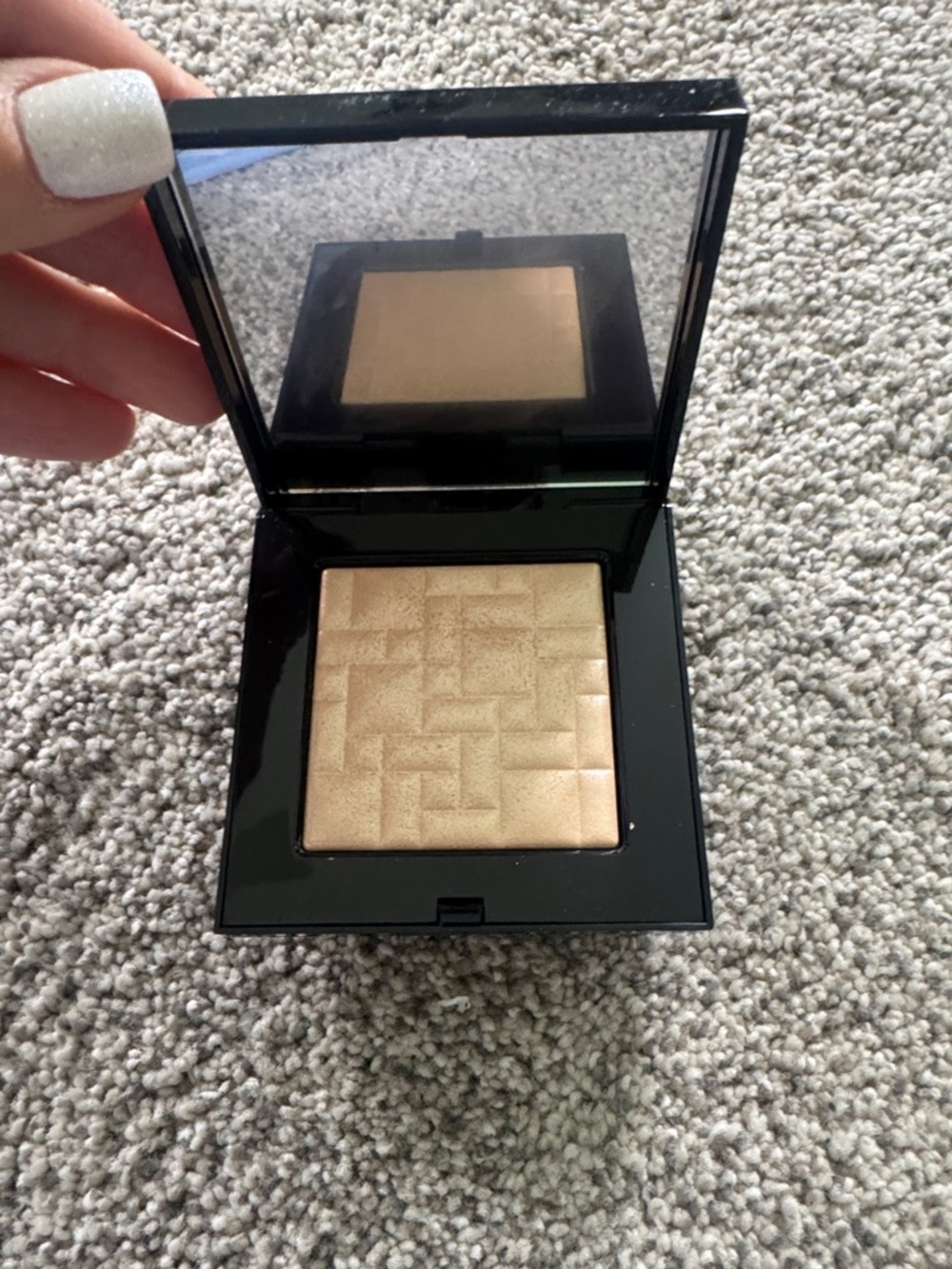 Bobbi Brown Luminous Powder Highlighter - Champagne Beige